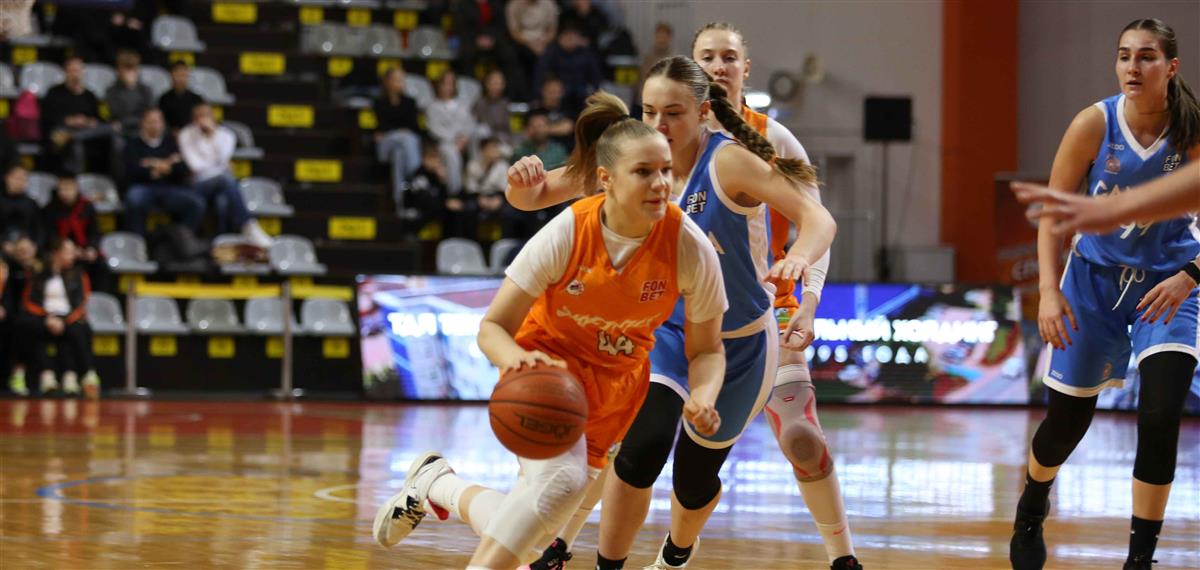 Первая домашняя победа в нынешнем сезоне