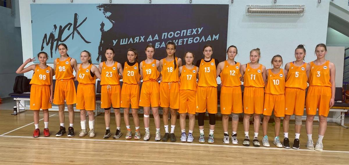 Воспитанницы СШОР №4 стали вторыми на групповом этапе "Кубка Феникса" в Минске